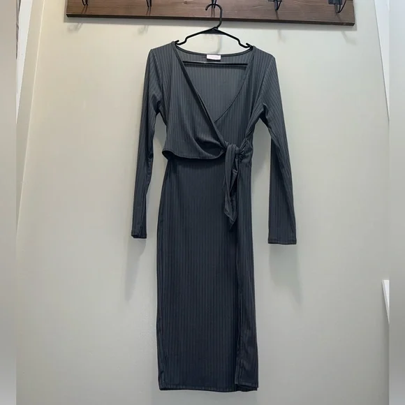 Pink Lily Ribbed Midi Grey Dress - Picture 10 of 12